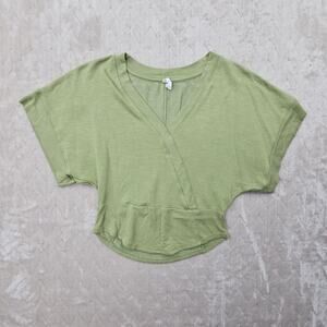 Daily Practice Shirt Womens Medium Green Cropped V Neck Short Sleeve Lounge Top